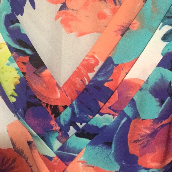 Worthington Sleeveless Top - Picture 2 of 4